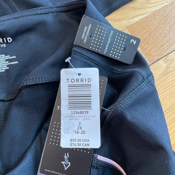 NWT torrid leggings, with pockets! - Picture 4 of 5